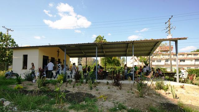In Havannas Stadtteil Guanabacoa hat die Gemeinde "La Divina Misericordia", einen Ort, der einer Kirche zumindest ähnelt.