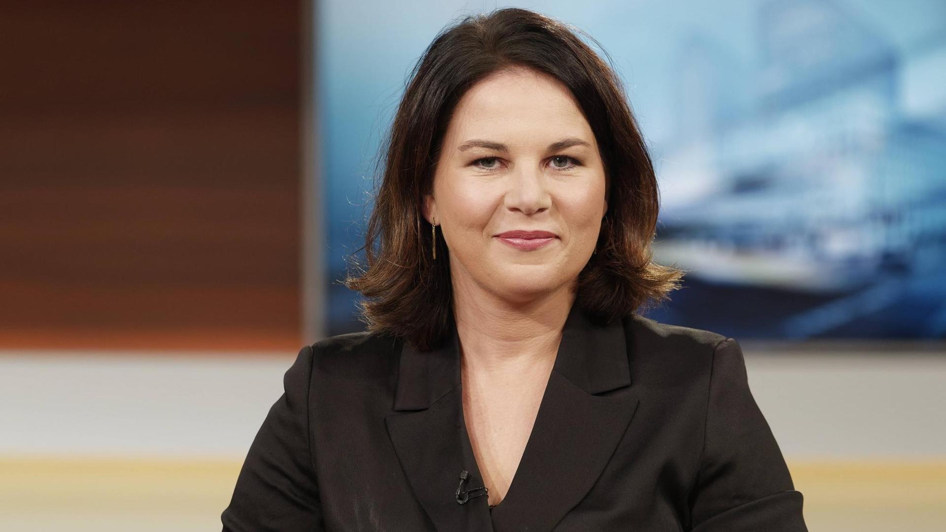 Annalena Baerbock, Parteivorsitzende der Grünen, zu Gast bei Anne Will im Ersten. Annalena Baerbock, Parteivorsitzende der Grünen, zu Gast bei Anne Will im Ersten.