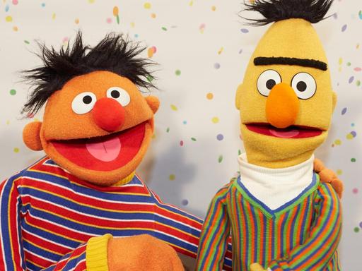 Die Puppen Ernie und Bert aus der Sesamstraße