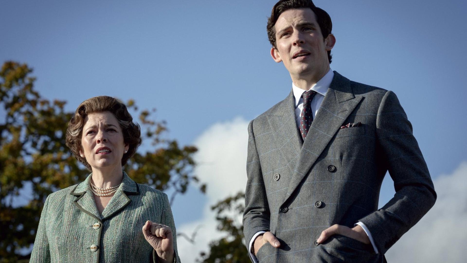 Olivia Colman als Queen und Josh O'Connor als Prinz Charles. Olivia Colman als Queen und Josh O'Connor als Prinz Charles.