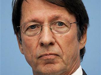 Berlins Innensenator Ehrhart Körting eröffnet in Berlin das Digitalfunknetz für die Behörden (BOS). Berlins Innensenator Ehrhart Körting eröffnet in Berlin das Digitalfunknetz für die Behörden (BOS).
