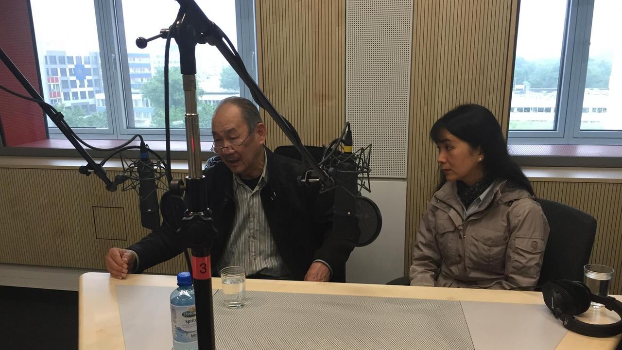 Co Kim Ha Nguyen, hier mit Tochter Kim Huynh Dao Nguyen, kam 1979 als Bootsflüchtling aus Vietnam nach Deutschland Co Kim Ha Nguyen, hier mit Tochter Kim Huynh Dao Nguyen, kam 1979 als Bootsflüchtling aus Vietnam nach Deutschland