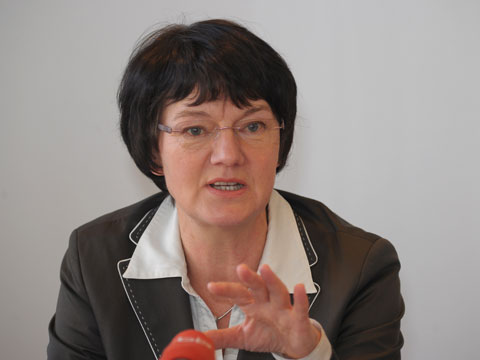 Die Vorsitzende des Technologie-Kreises Adlershof e.V., Christine Wedler, aufgenommen während der Bilanz-Pressekonferenz der Gesellschaft desTechnologieparks Die Vorsitzende des Technologie-Kreises Adlershof e.V., Christine Wedler, aufgenommen während der Bilanz-Pressekonferenz der Gesellschaft desTechnologieparks
