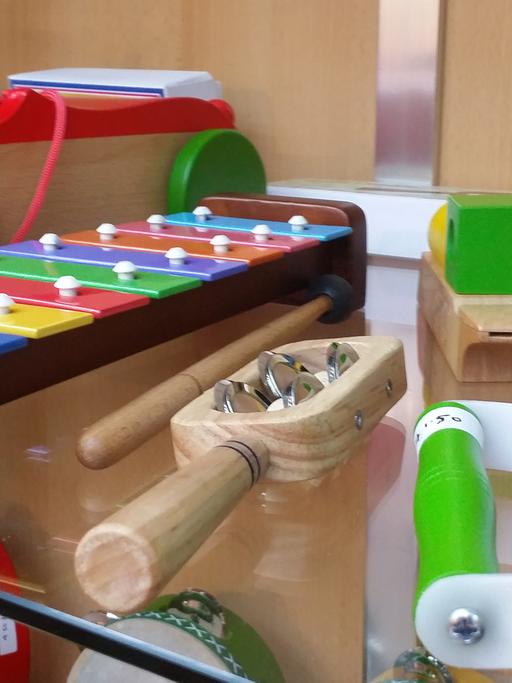 Verschiedene Instrumente für Kinder