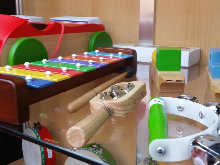 Verschiedene Instrumente für Kinder