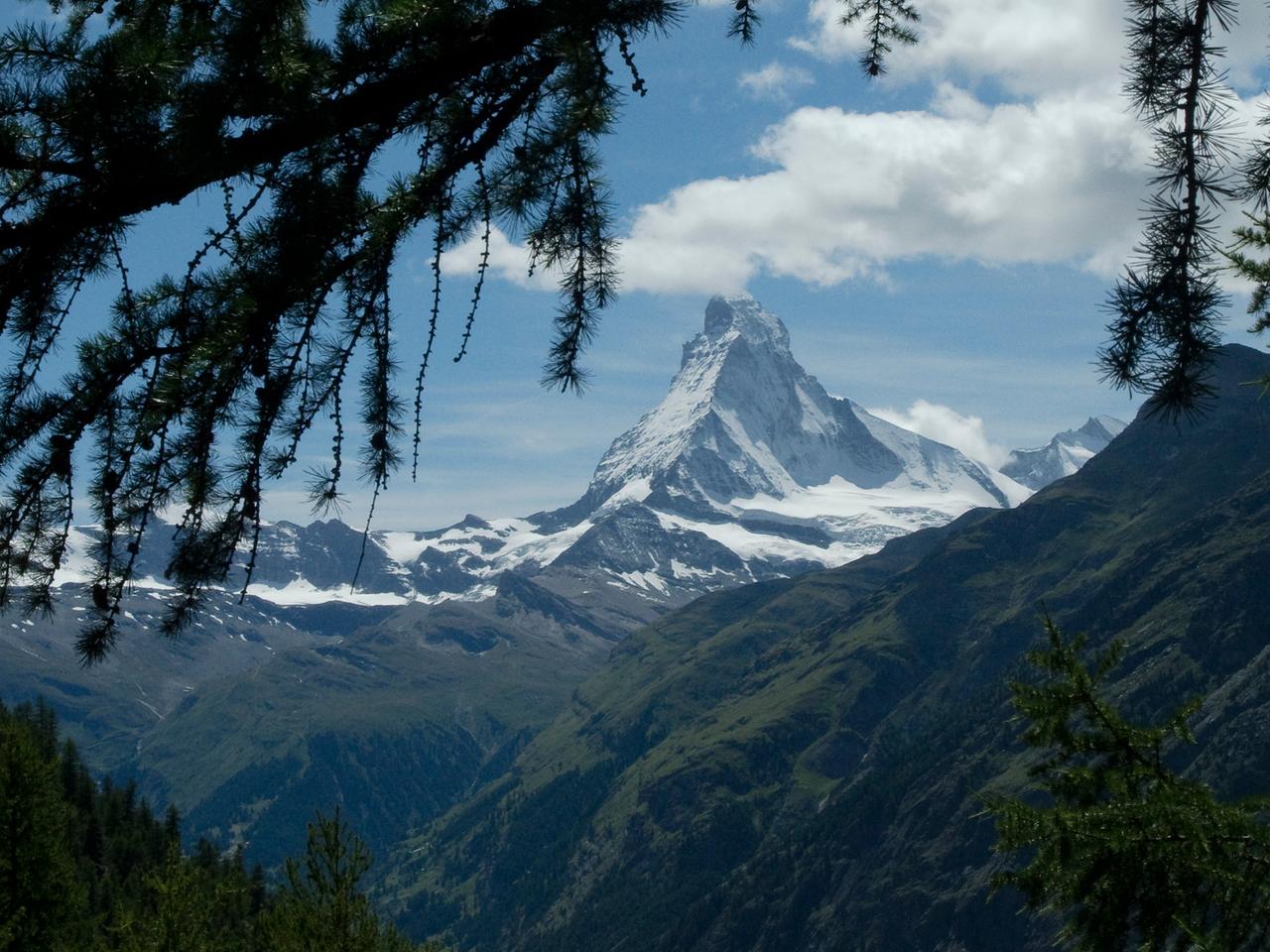 Das Matterhorn, aufgenommen am Sonntag (24.07.2011). Das Matterhorn, aufgenommen am Sonntag (24.07.2011).
