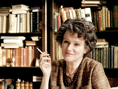 Szene aus dem Kinofilm "Hannah Arendt" mit Barbara Sukowa Szene aus dem Kinofilm "Hannah Arendt" mit Barbara Sukowa