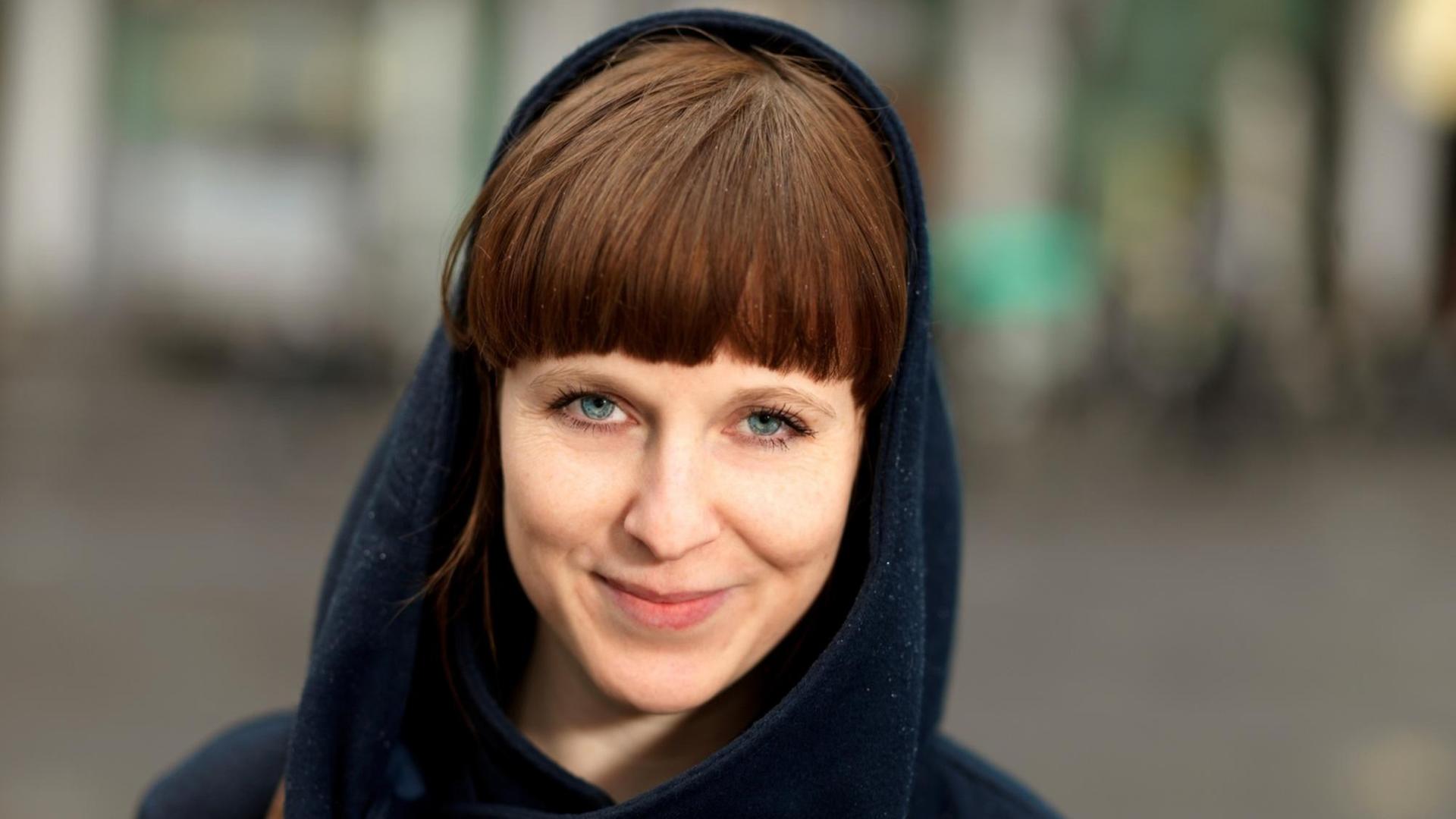 Das Foto zeigt die Autorin Anna Weidenholzer. Das Foto zeigt die Autorin Anna Weidenholzer.
