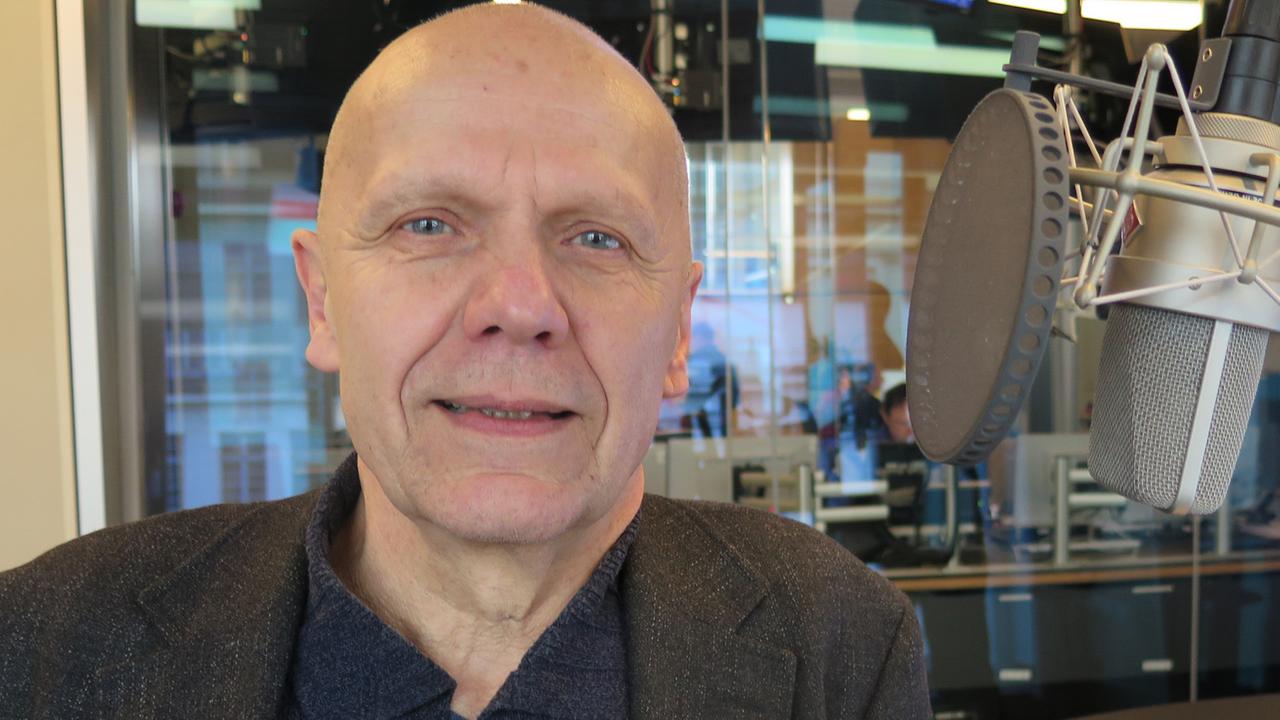 Der Schriftsteller Georg Klein zu Besuch im Deutschlandradio-Funkhaus. Der Schriftsteller Georg Klein zu Besuch im Deutschlandradio-Funkhaus.