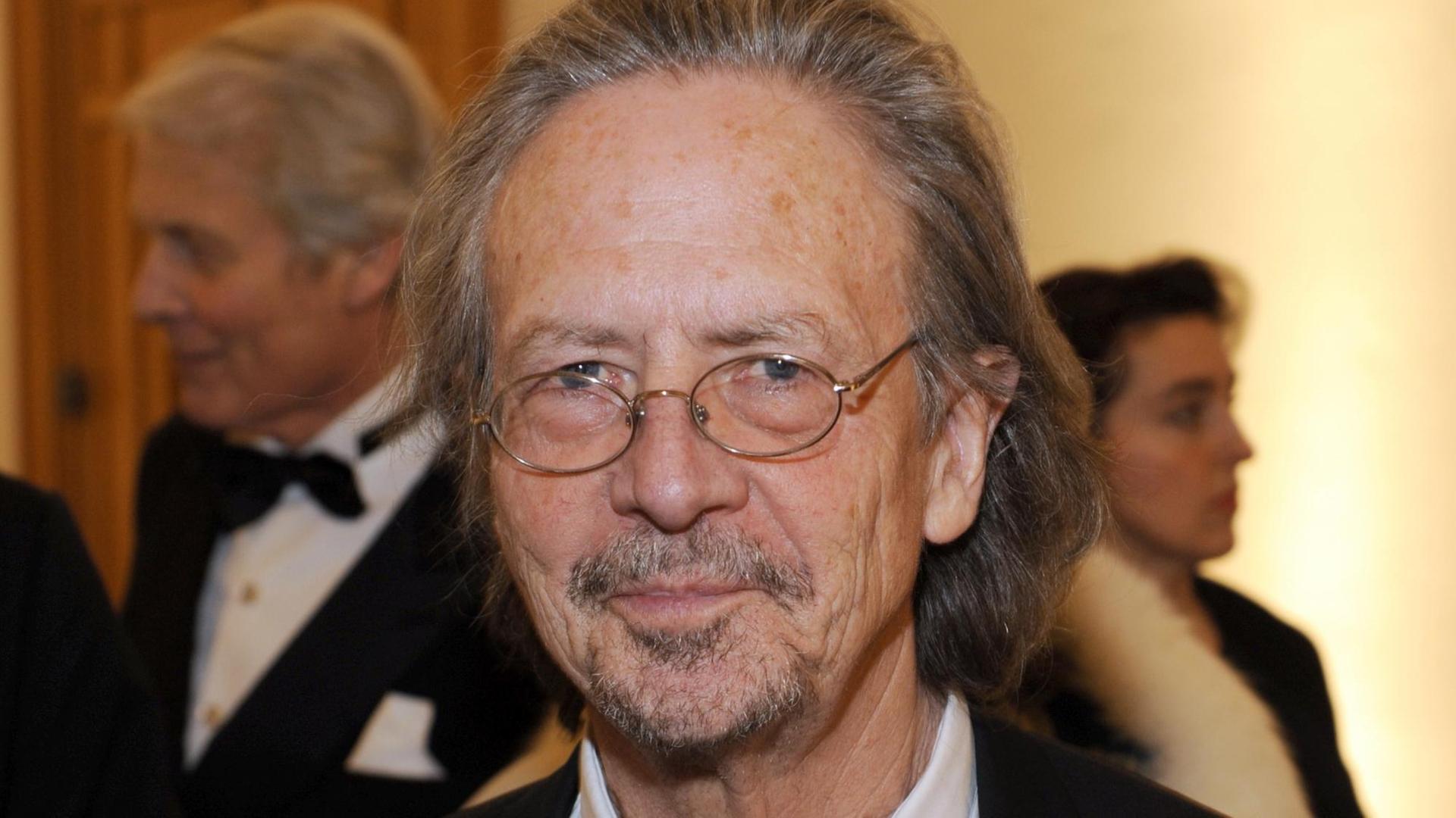 Der Autor Peter Handke im Portärt. Der Autor Peter Handke im Portärt.
