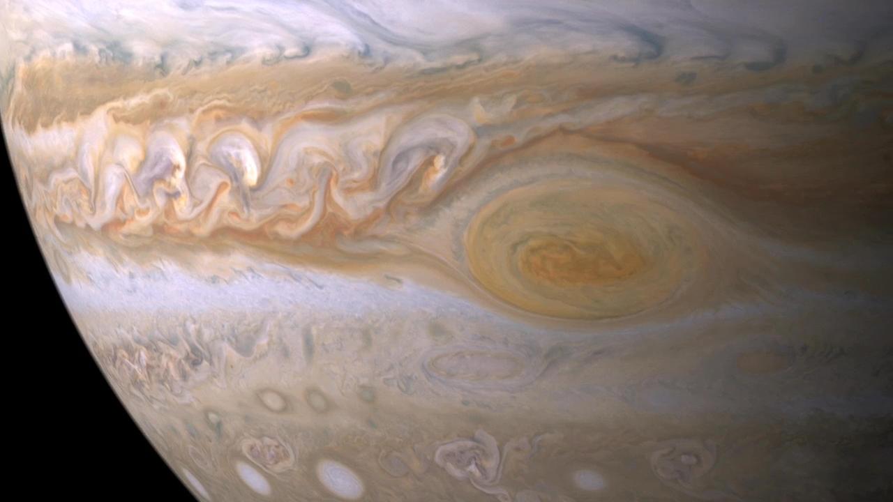 "Juno" soll auch klären, wie sich der Große Rote Fleck auf Jupiter so lange halten kann.