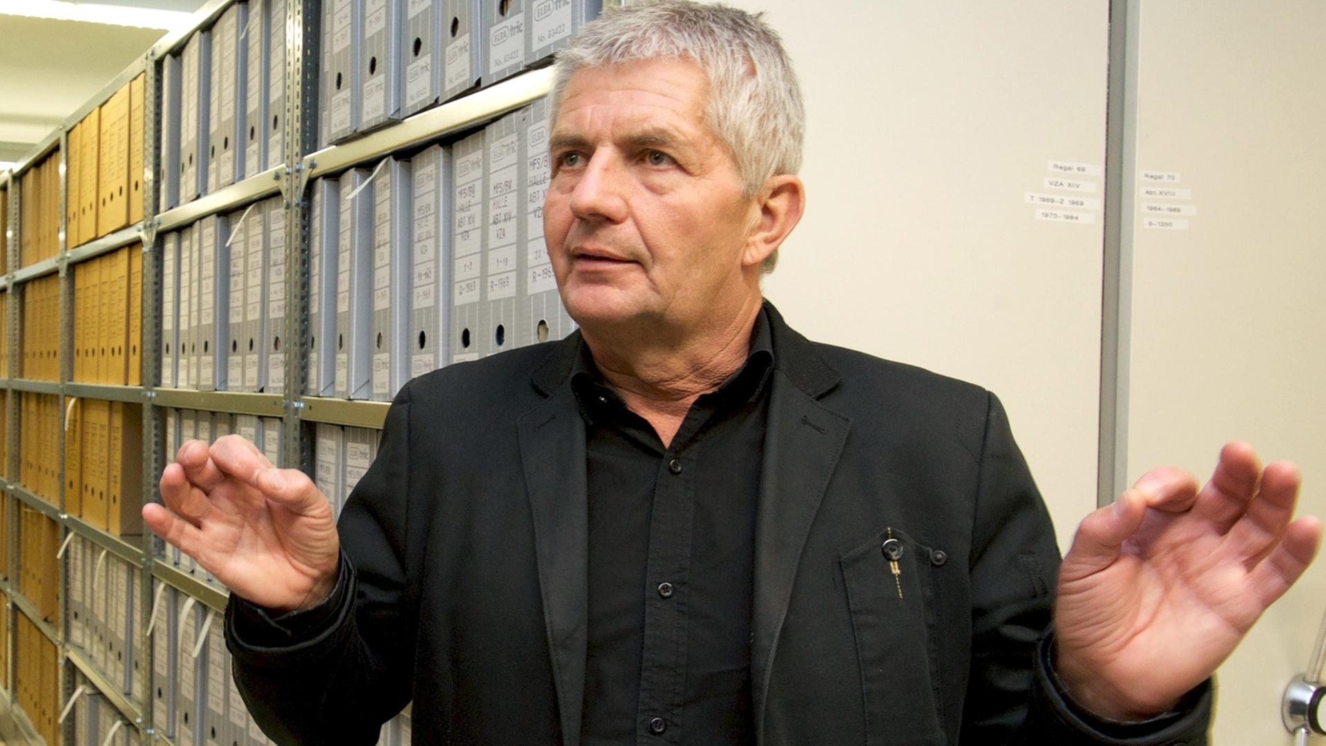 Roland Jahn, der aktuelle Leiter der Stasi-Unterlagenbehörde Roland Jahn, der aktuelle Leiter der Stasi-Unterlagenbehörde