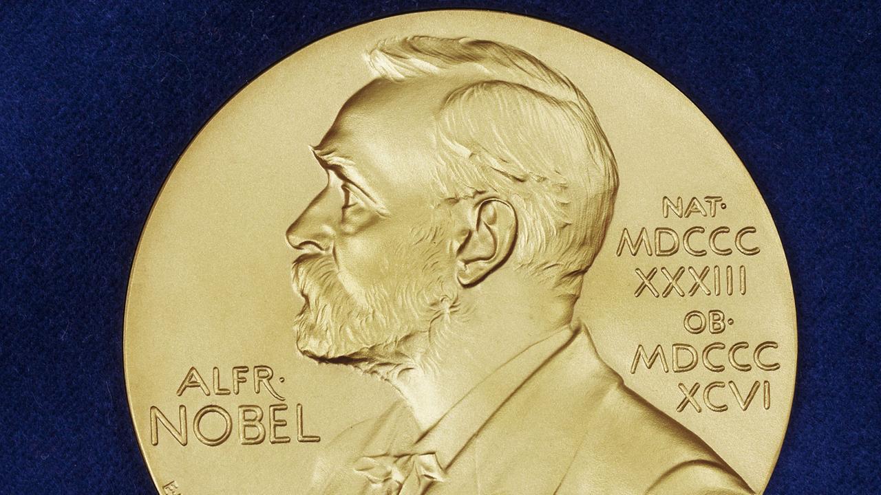 Die Medaille zum Nobelpreis für Literatur zeigt seinen Stifter Alfred Nobel. Die Medaille zum Nobelpreis für Literatur zeigt seinen Stifter Alfred Nobel.