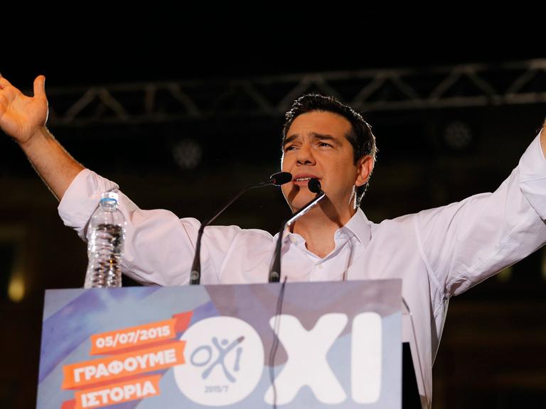 Griechenlands Ministerpräsident Alexis Tsipras empfiehlt ein "oxi" (nein) beim Referendum.