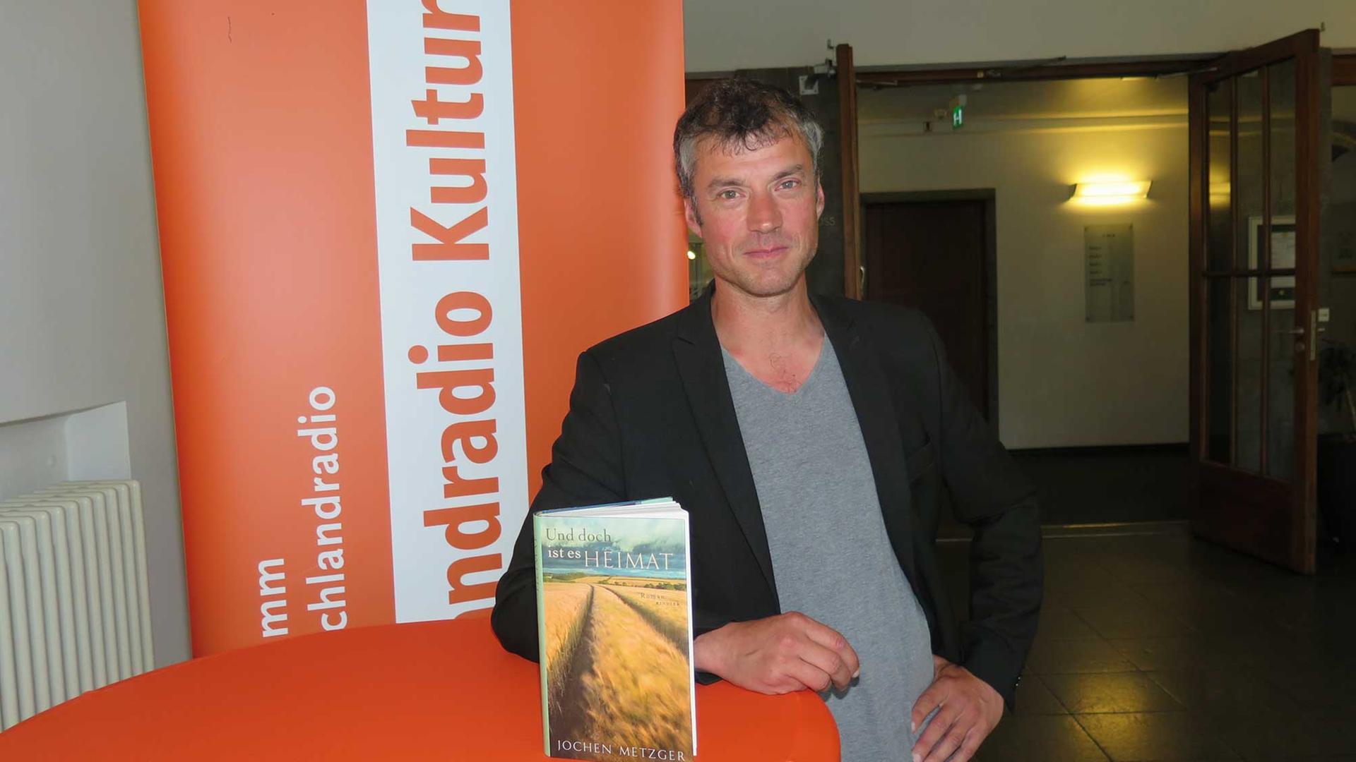 Jochen Metzger, Autor des Buches "Und doch ist es Heimat" (Rowohlt Verlag), zu Gast bei Deutschlandradio Kultur Jochen Metzger, Autor des Buches "Und doch ist es Heimat" (Rowohlt Verlag), zu Gast bei Deutschlandradio Kultur