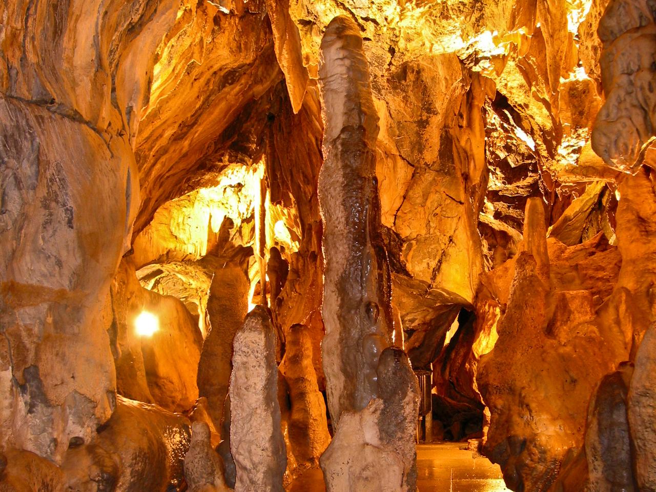 Blick in die Bielsteinhöhle im Sauerland