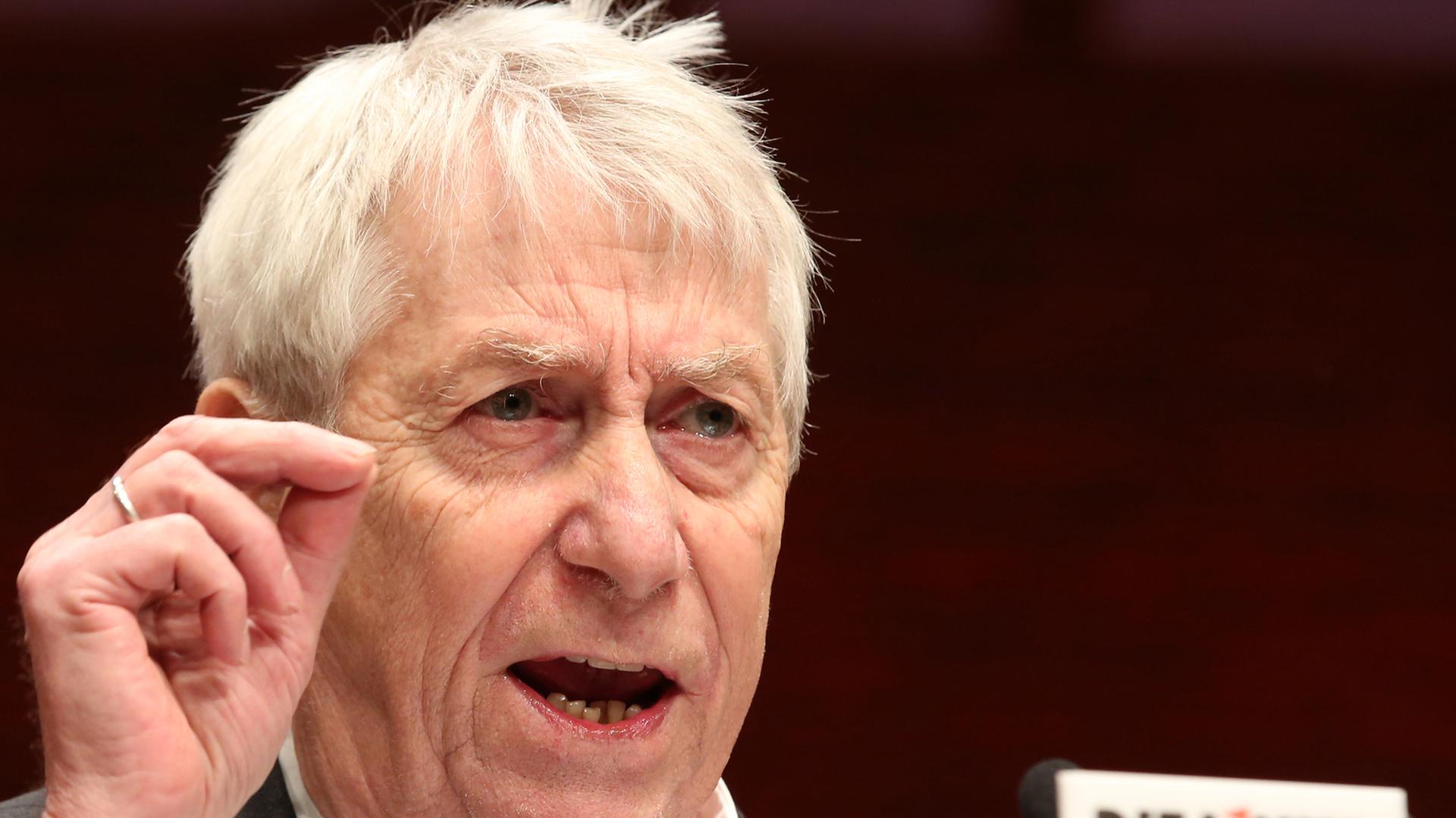 Wolfgang Gehrcke, Leiter für Außenpolitik und Internationale Beziehungen der Partei Die Linke Wolfgang Gehrcke, Leiter für Außenpolitik und Internationale Beziehungen der Partei Die Linke