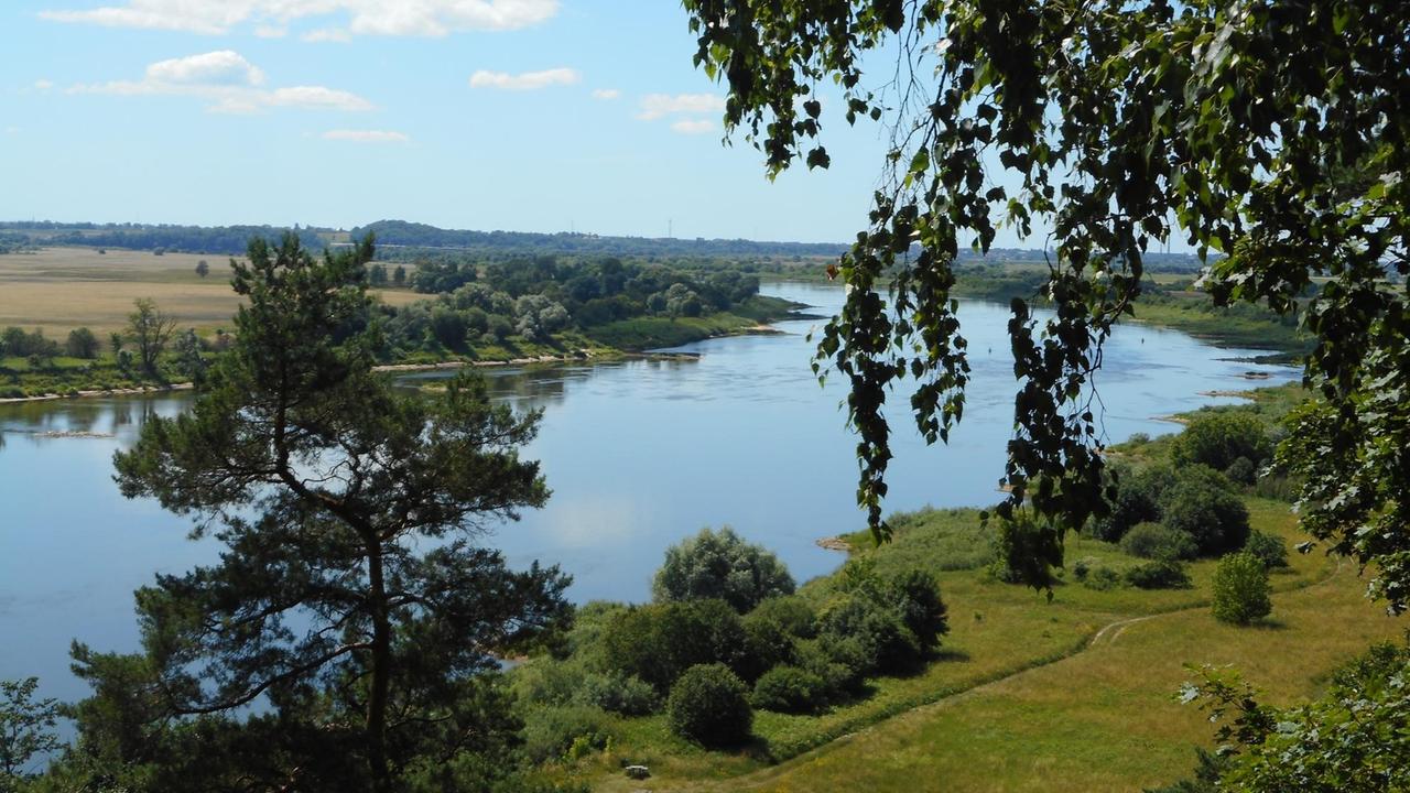 Blick vom Rambynas (oder Rambyno kalnas) auf den Fluss Memel (Litauen) Blick vom Rambynas (oder Rambyno kalnas) auf den Fluss Memel (Litauen)