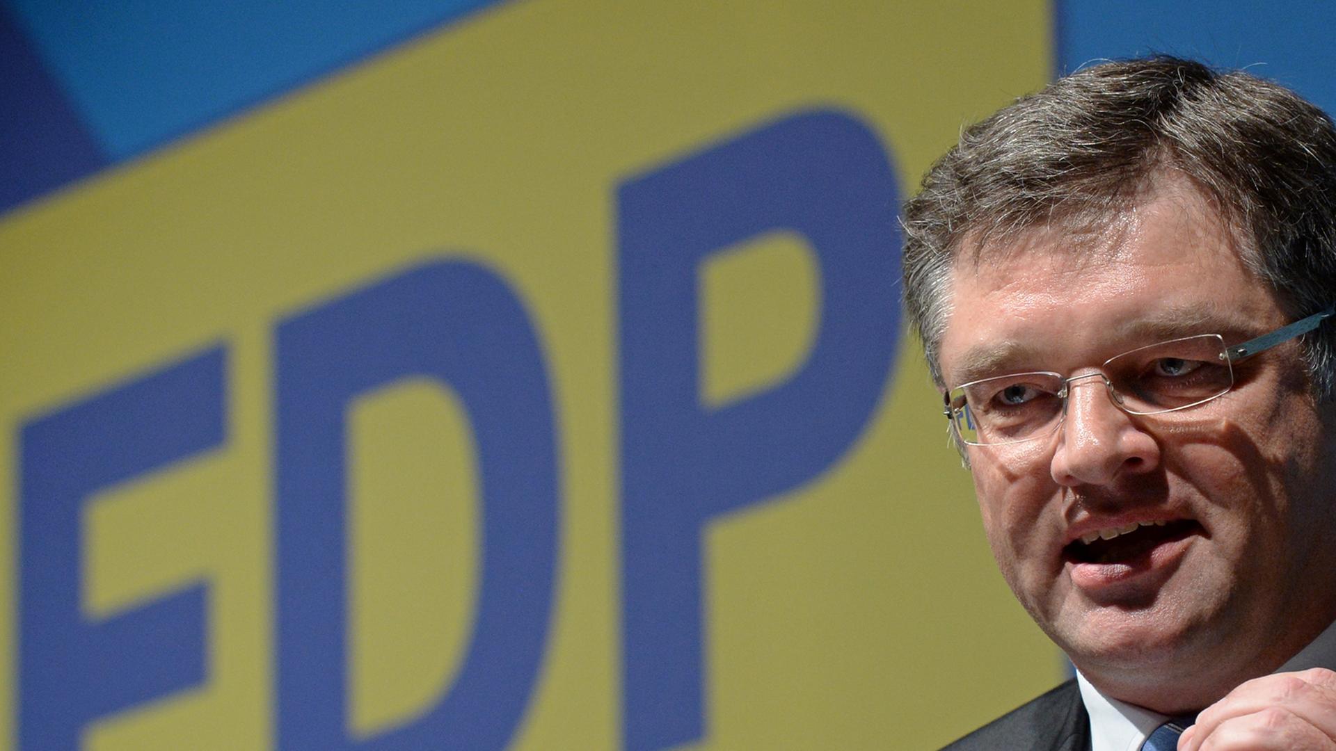Der Vorsitzende der sächsischen FDP, Holger Zastrow, spricht am 03.05.2014 auf dem Landesparteitag der FDP in Chemnitz (Sachsen).