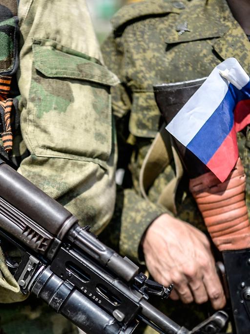 Russische Separatisten im Norden von Donezk