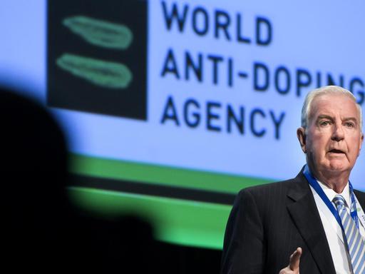 Craig Reedie, Präsident der Welt-Anti-Doping-Agentur, spricht auf einer Pressekonferenz in Lausanne. Craig Reedie, Präsident der Welt-Anti-Doping-Agentur, spricht auf einer Pressekonferenz in Lausanne.