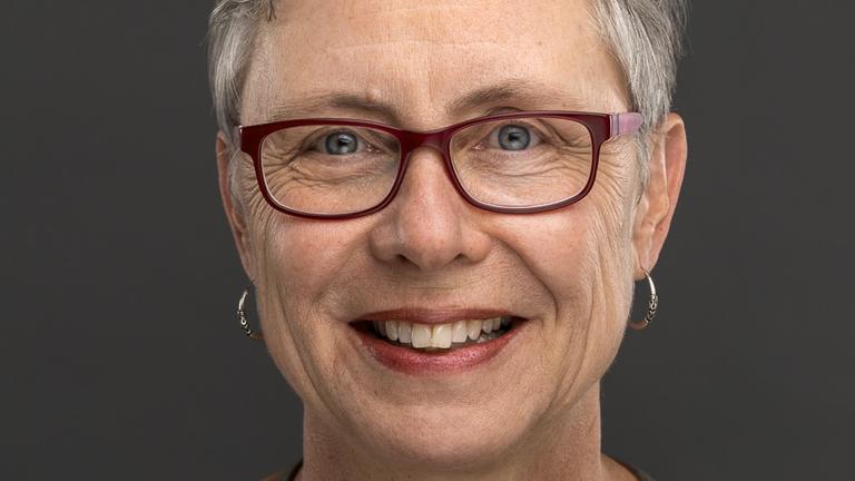 Portraitaufnahme von Dr. Angelika Hilbeck vom Institut für Integrative Biologie der ETH Zürich Portraitaufnahme von Dr. Angelika Hilbeck vom Institut für Integrative Biologie der ETH Zürich