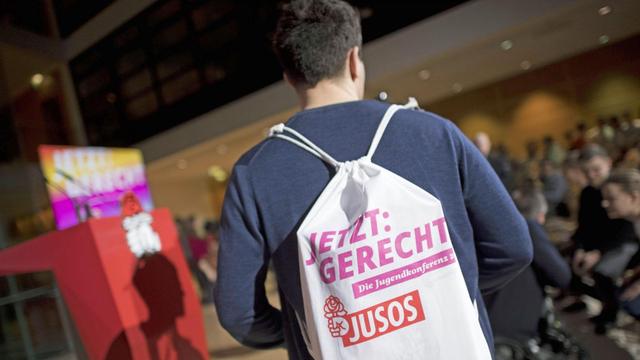 Jugendkonferenz der Jusos im März 2017: Unter dem Motto "Jetzt gerecht" richtete sich damals noch alle Hoffnung der Jungsozialisten auf SPD-Kanzlerkandidat Martin Schulz.