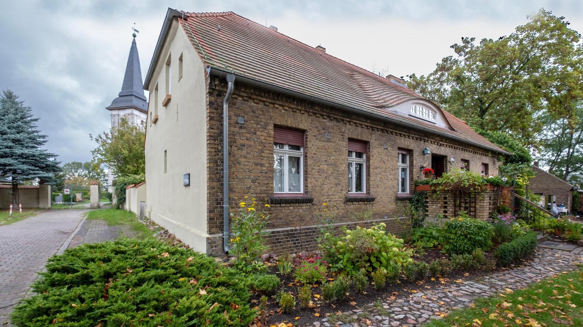 Das evangelische Pfarrhaus in Schwante nördlich von Berlin Das evangelische Pfarrhaus in Schwante nördlich von Berlin