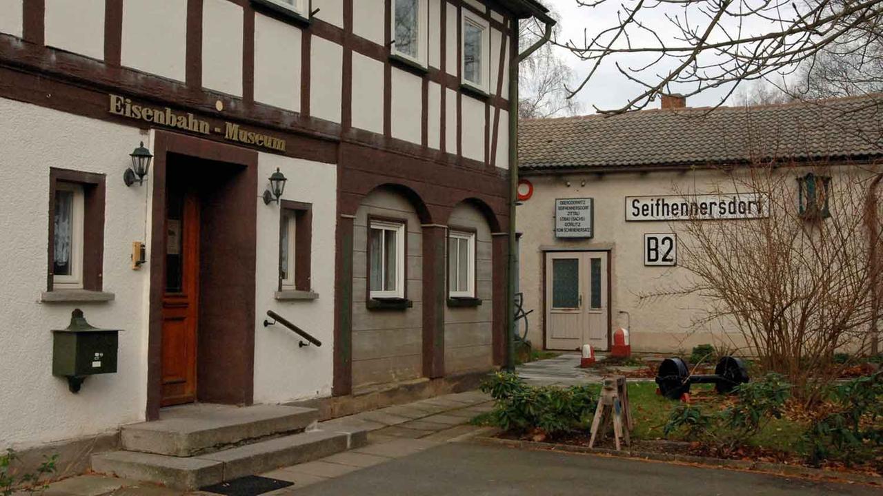 Eisenbahnmuseum in Seifhennersdorf, Gebäude, außen,