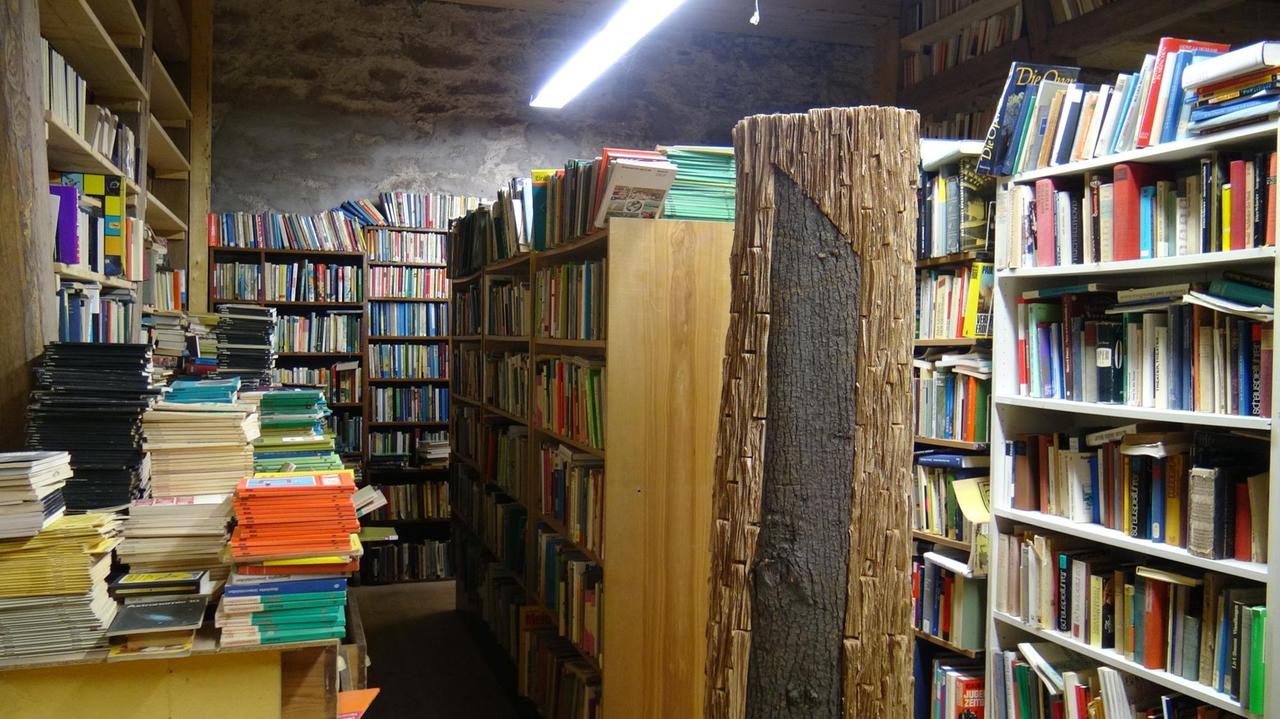 Es gibt auch geordnete Ecken in der Bücherscheune Es gibt auch geordnete Ecken in der Bücherscheune