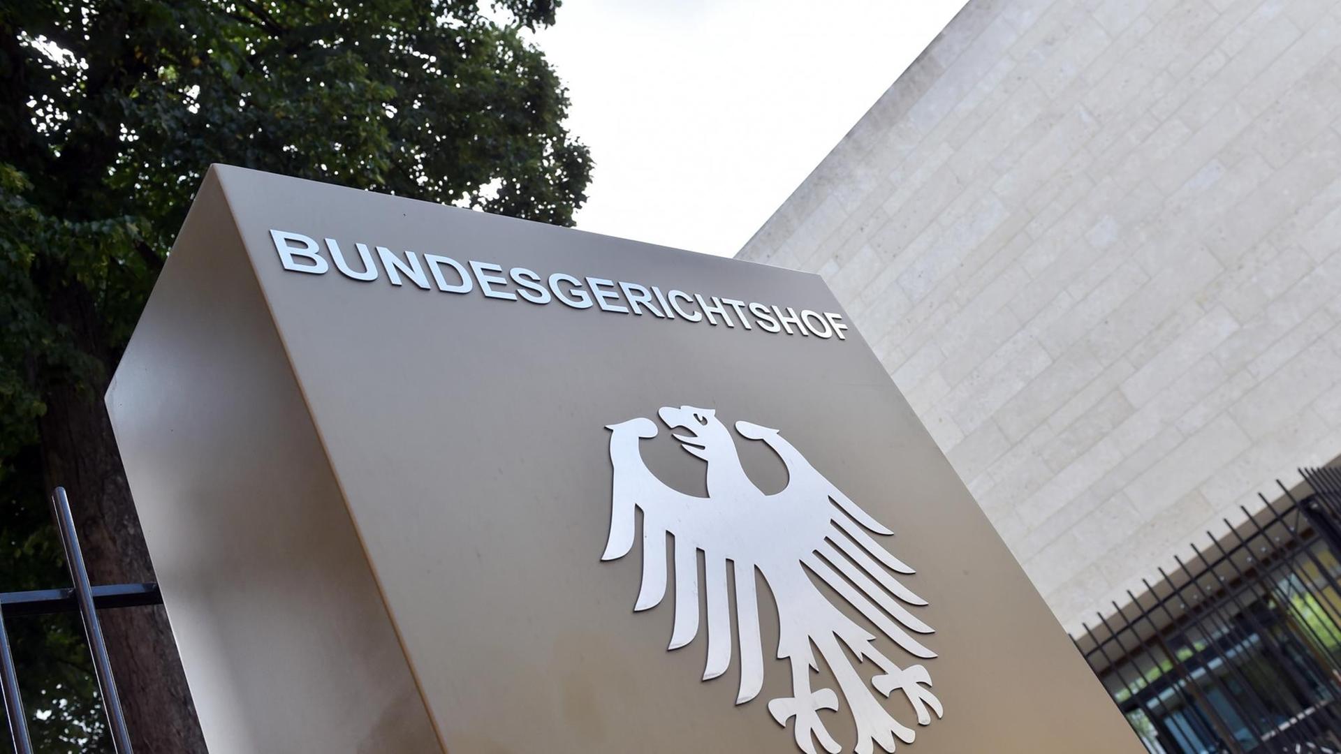 Der Bundesgerichtshof prüft ob das Einbetten fremder Videos auf der eigenen Internetseite eine Verletzung des Urheberrechtes darstellt. Der Bundesgerichtshof prüft ob das Einbetten fremder Videos auf der eigenen Internetseite eine Verletzung des Urheberrechtes darstellt.