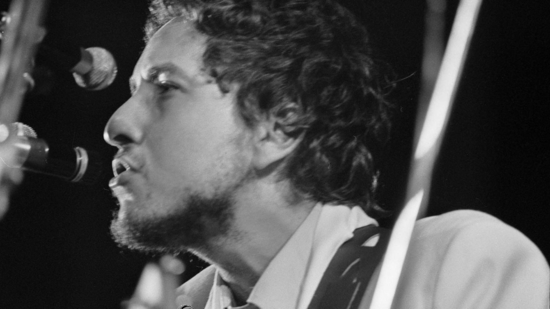 Bob Dylan spielt am 1. September 1969 auf dem Isle of Wight Festival.