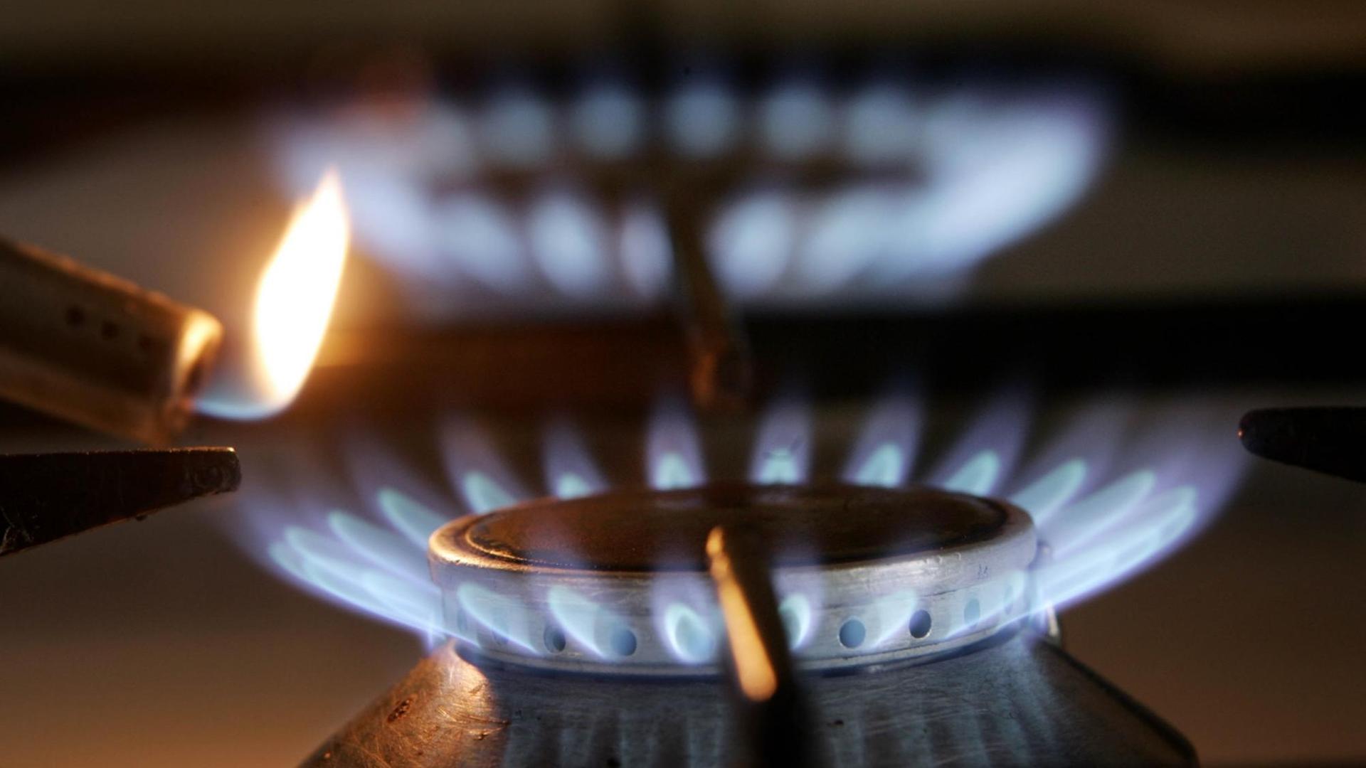 "Schlecht gemachter Schnellschuss" - Verbraucherzentralen: Gasumlage sollte wegen offener Fragen verschoben werden