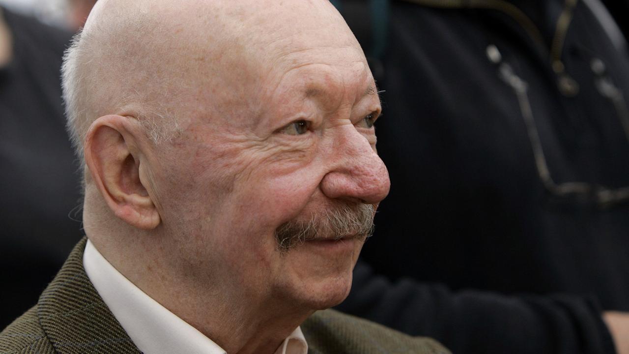 Der Schriftsteller Günter Kunert im Jahr 2006. Der Schriftsteller Günter Kunert im Jahr 2006.