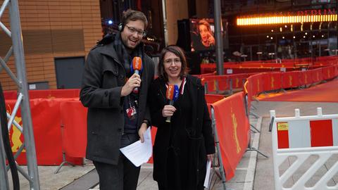 Unsere Berlinale-Reporter 2017: Patrick Wellinski und Susanne Burg vor dem Berlinale-Palast am Potsdamer Platz.