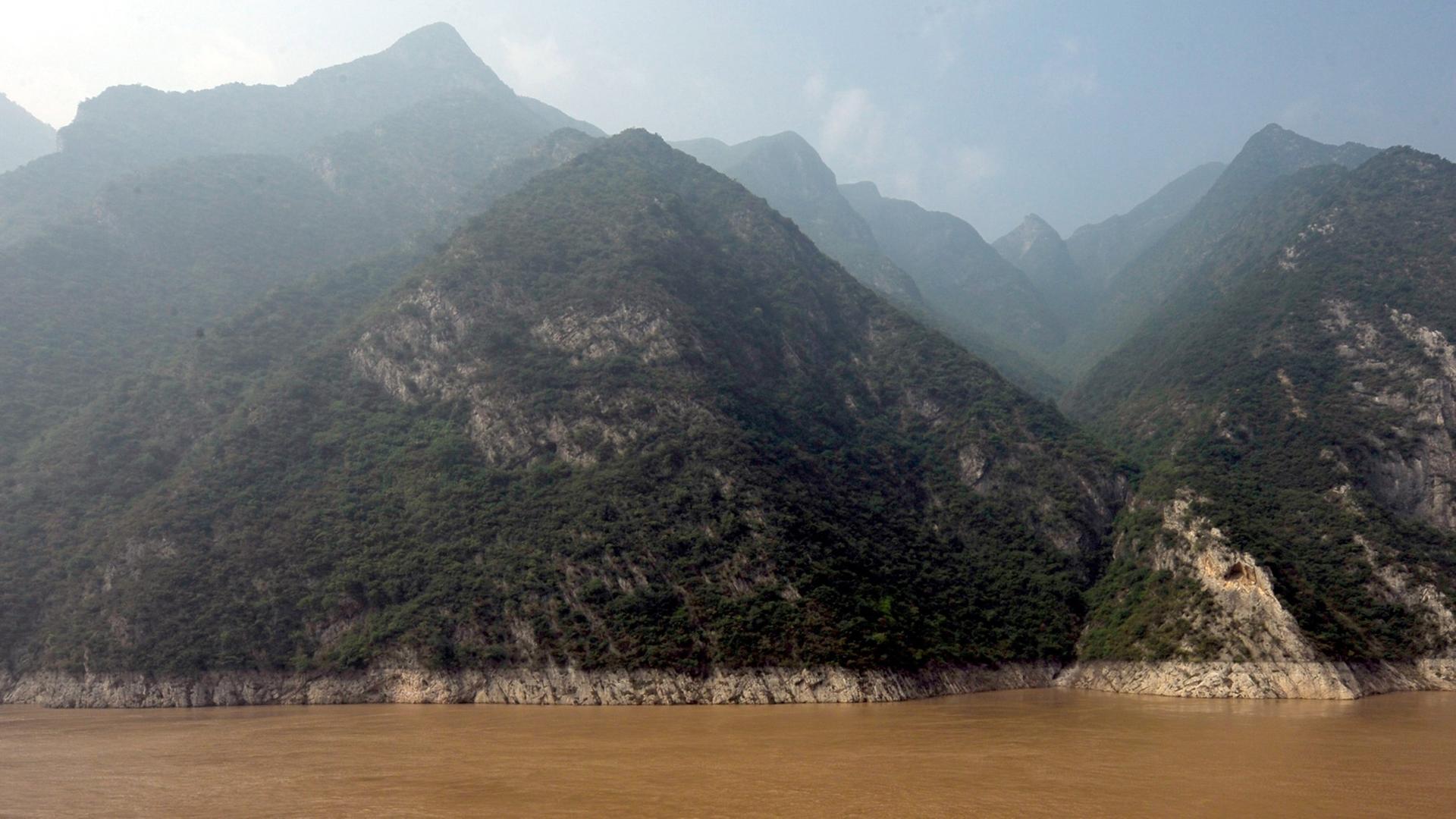 Der Fluss Jangtsekiang in China, der im Kunlun Chan entspringt. Der Fluss Jangtsekiang in China, der im Kunlun Chan entspringt.