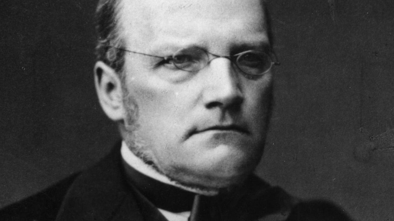 Stanislaw Moniuszko in einer Schwarz-weiß-Aufnahme Stanislaw Moniuszko in einer Schwarz-weiß-Aufnahme