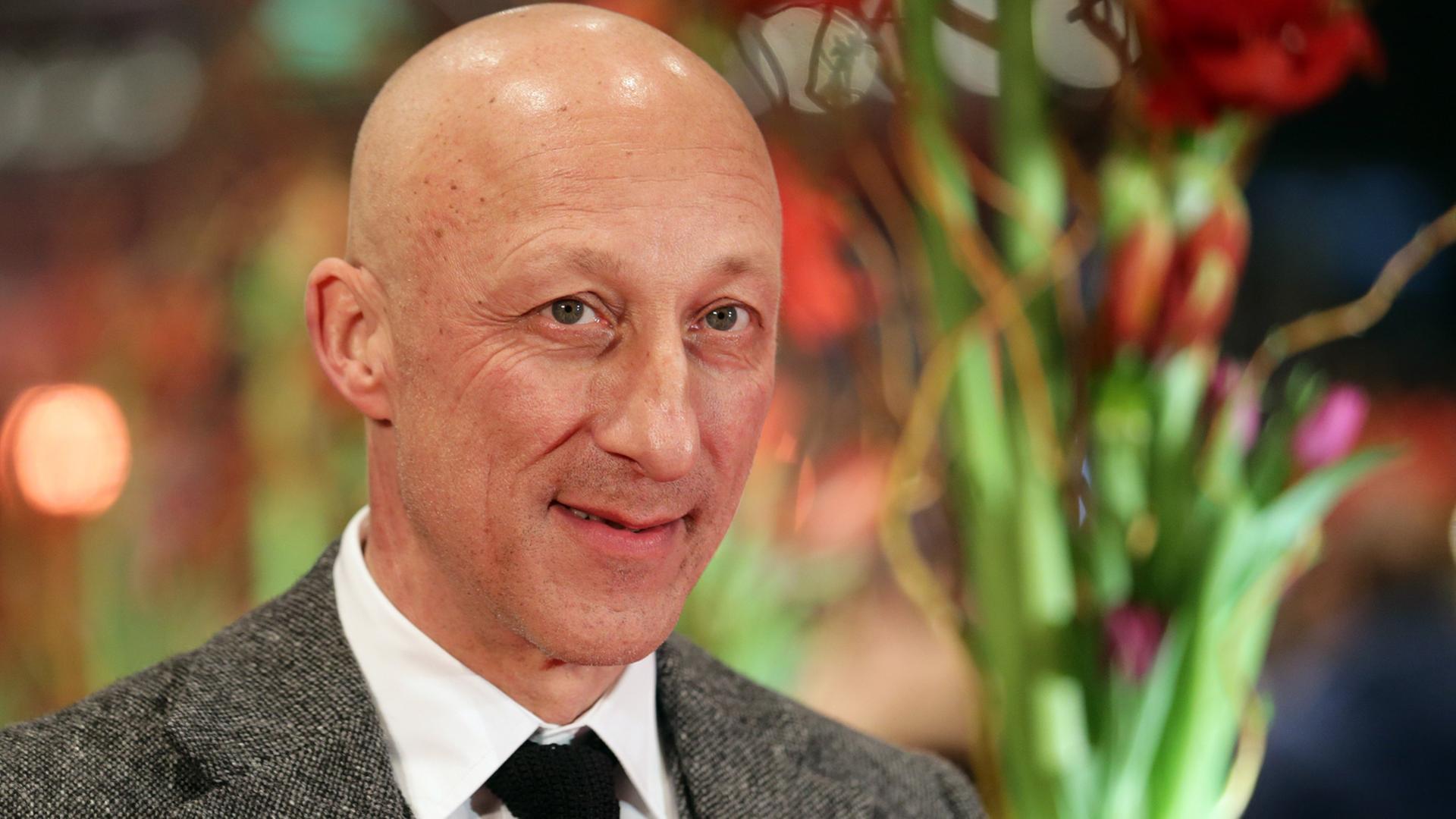 Regisseur Oliver Hirschbiegel bei der Eröffnungsgala der 65. Internationalen Filmfestspiele in Berlin; Aufnahme vom 5.2. 2015 Regisseur Oliver Hirschbiegel bei der Eröffnungsgala der 65. Internationalen Filmfestspiele in Berlin; Aufnahme vom 5.2. 2015