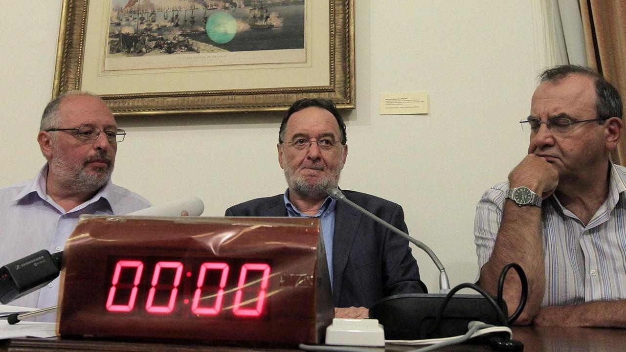 Panagiotis Lafazanis, Ex-Energieminister und Chef der Syriza-Renegaten kündigt die Gründung einer neuen Linkspartei an. Panagiotis Lafazanis, Ex-Energieminister und Chef der Syriza-Renegaten kündigt die Gründung einer neuen Linkspartei an.
