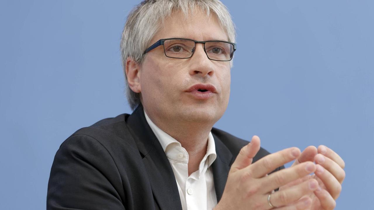 Sven Giegold im Mai 2019 bie einer Bundespressekonferenz Sven Giegold im Mai 2019 bie einer Bundespressekonferenz