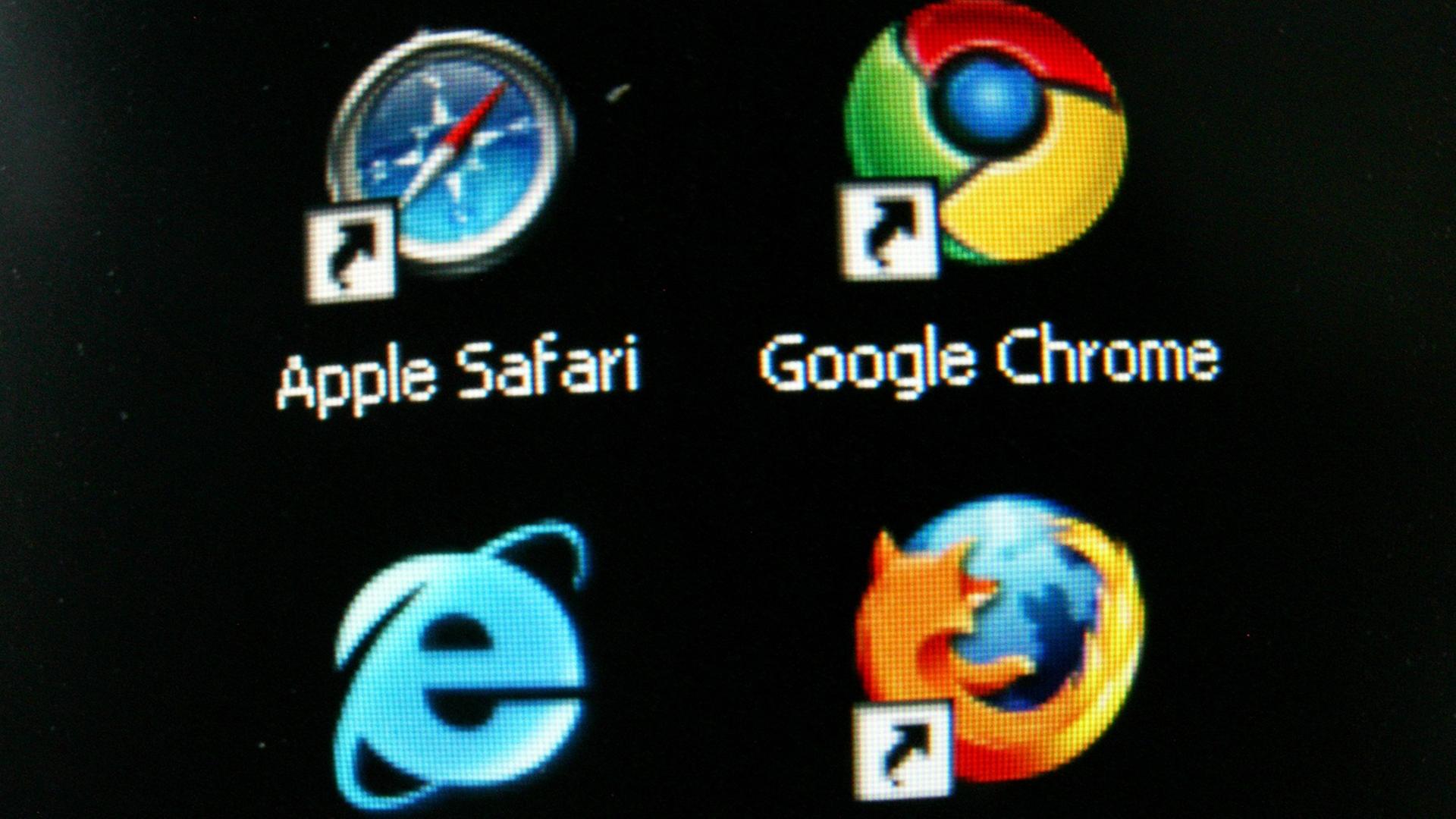 Die Symbole der Internetbrowser Mozilla Firefox, Google Chrome, Apple Safari und Microsoft Internet Explorer sind auf einem Computermonitor zu sehen. Die Symbole der Internetbrowser Mozilla Firefox, Google Chrome, Apple Safari und Microsoft Internet Explorer sind auf einem Computermonitor zu sehen.