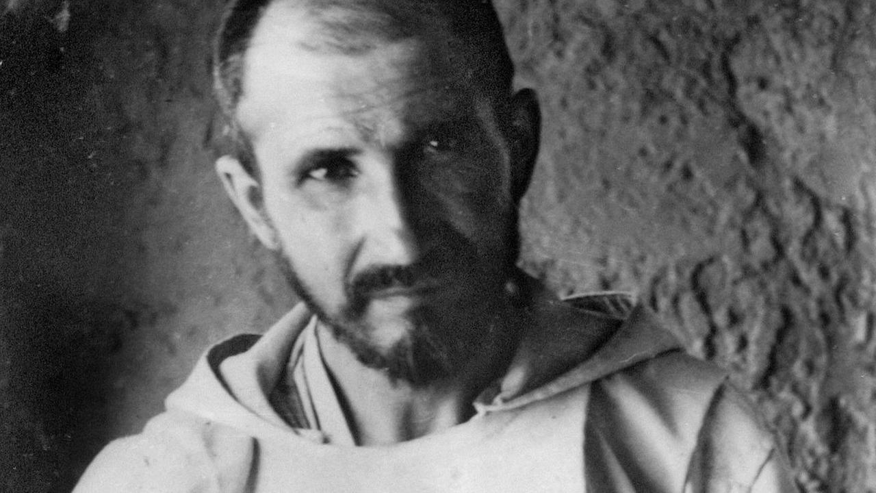 Archives of French monk Charles de Foucauld (dead in 1916) beatified by Cardinal Jose Saraiva Martins and Pope Benedict XVI, in St. Peter's Basilica at the Vatican, on November. 13, 2005. Photo by Jose Nicolas +++(c) dpa - Report+++ | Archives of French monk Charles de Foucauld (dead in 1916) beatified by Cardinal Jose Saraiva Martins and Pope Benedict XVI, in St. Peter's Basilica at the Vatican, on November. 13, 2005. Photo by Jose Nicolas +++(c) dpa - Report+++ |
