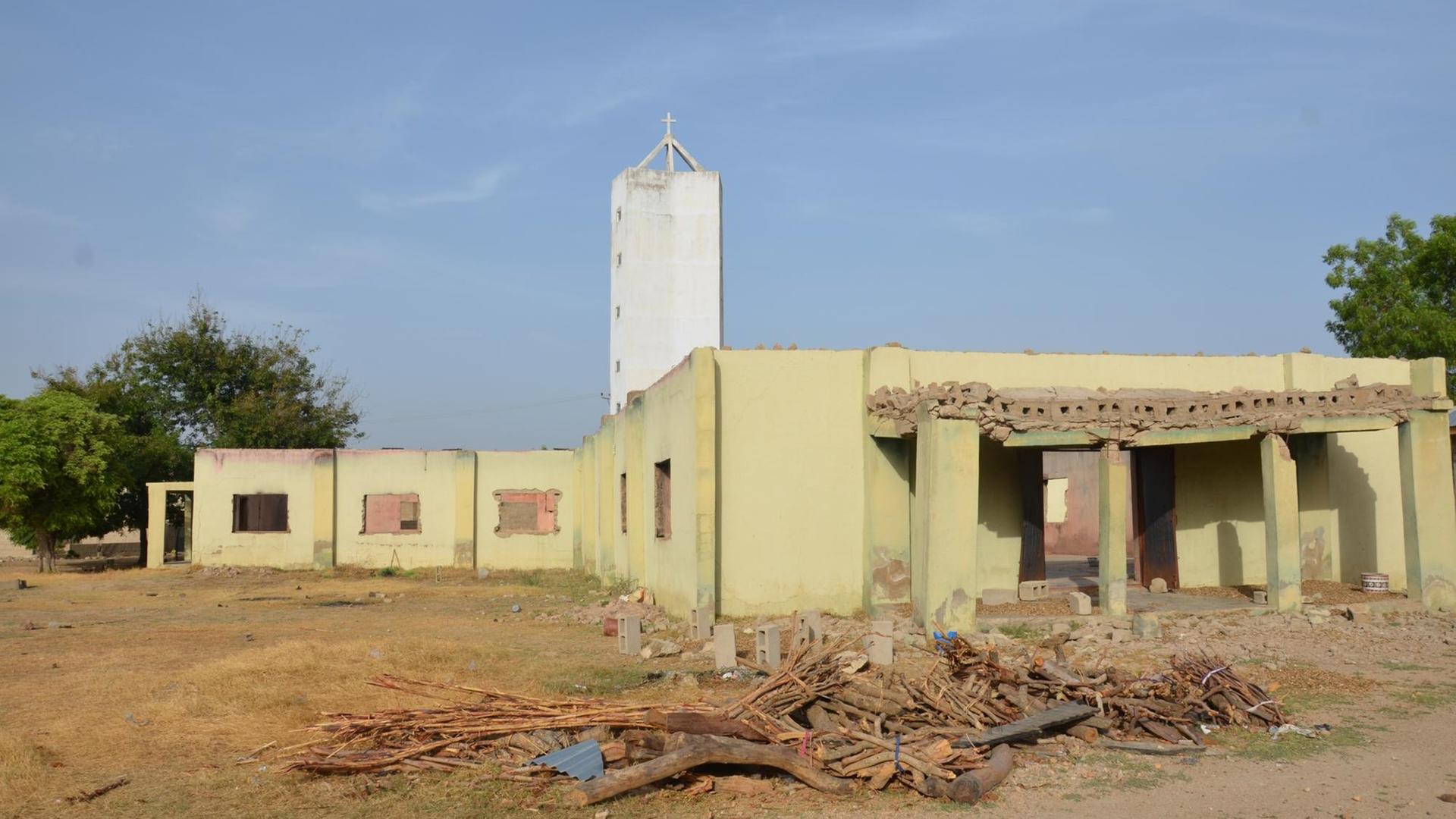 Von der Terrorgruppe Boko Haram zerstörte Kirche in Mubi im Nordosten Nigerias Von der Terrorgruppe Boko Haram zerstörte Kirche in Mubi im Nordosten Nigerias