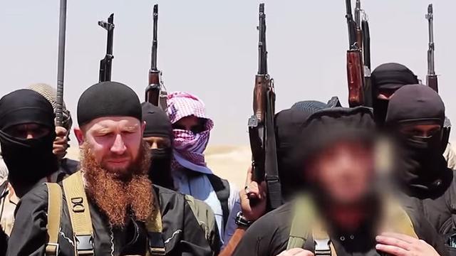 Ein von Dschihadisten veröffentlichtes Foto zeigt mutmaßliche Mitglieder der Terrorgruppe IS, darunter der Militärchef und gebürtiger Georgier Abu Omar al-Shishani (links)