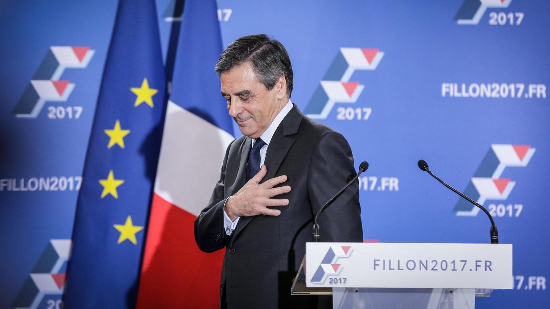 François Fillon freut sich über seinen Sieg bei der Vorwahl.