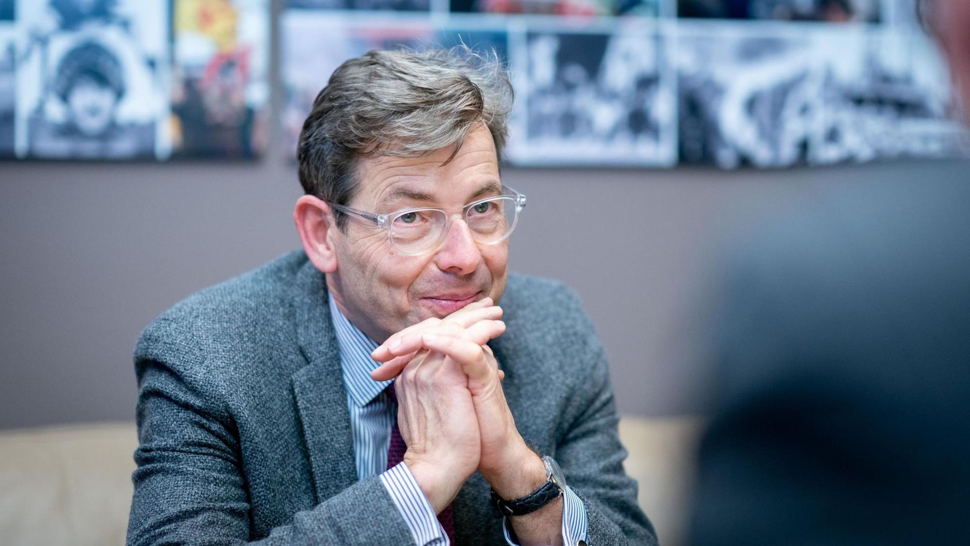Hartmut Dorgerloh, Generalintendant des Humboldt Forums, spricht in einem Interview mit Journalisten der Deutschen Presse-Agentur. Hartmut Dorgerloh, Generalintendant des Humboldt Forums, spricht in einem Interview mit Journalisten der Deutschen Presse-Agentur.