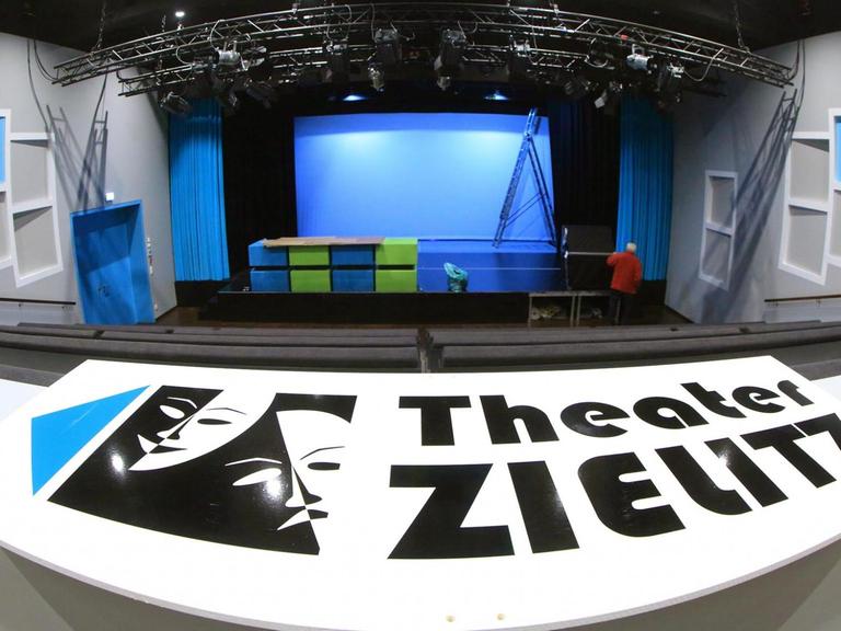 Blick am 27.11.2015 in das neue Theater in Zielitz (Sachsen-Anhalt). In den Neubau mit einer maximalen Zuschauerkapazität von 98 Zuschauern wurden rund zwei Millionen Euro investiert.