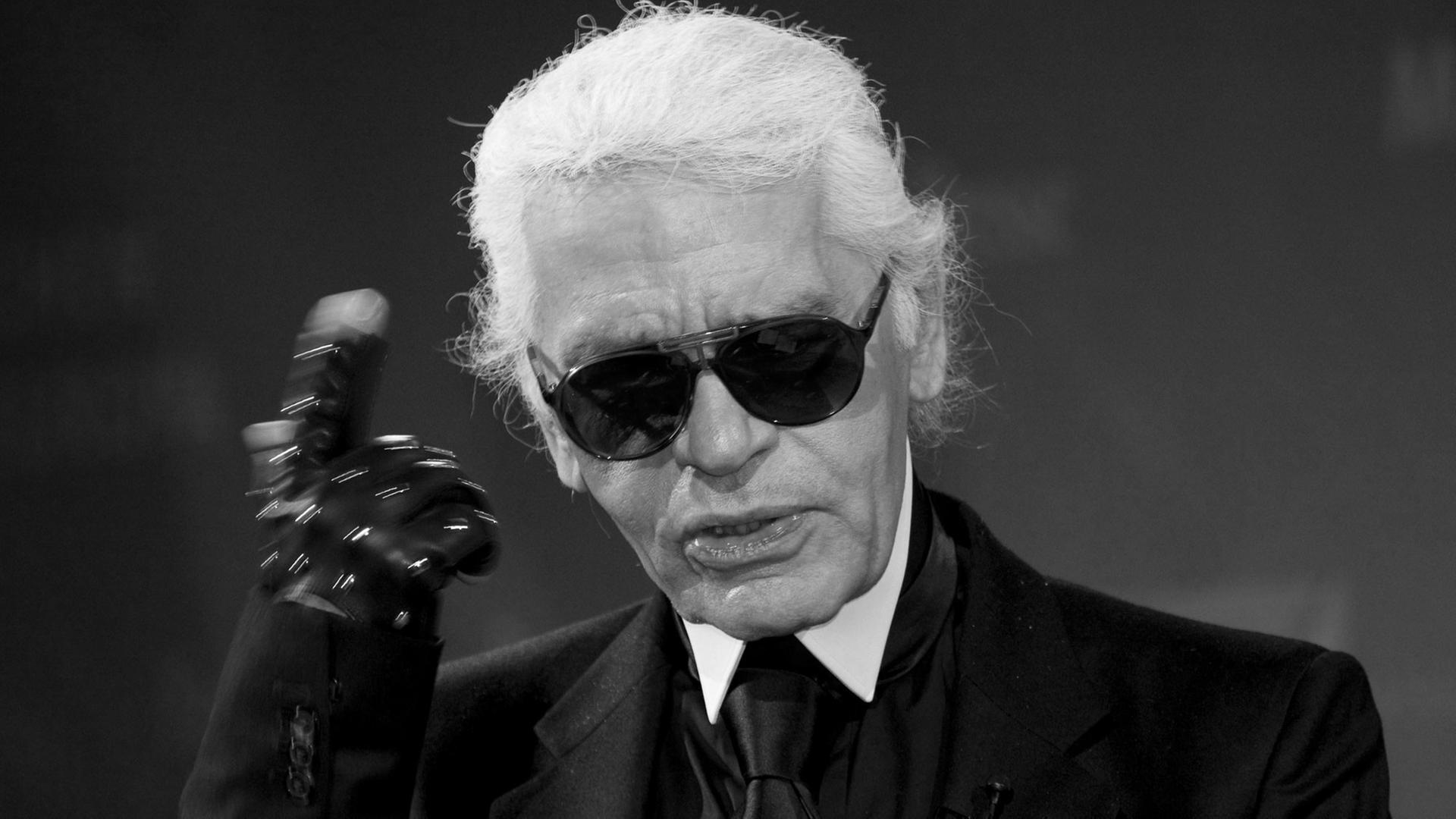 Der Modedesigner Karl Lagerfeld ist gestorben. Der Modedesigner Karl Lagerfeld ist gestorben.