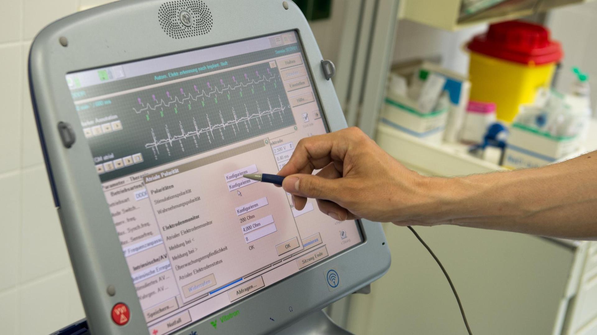 Arbeit am Patienten - auch am Bildschirm Arbeit am Patienten - auch am Bildschirm