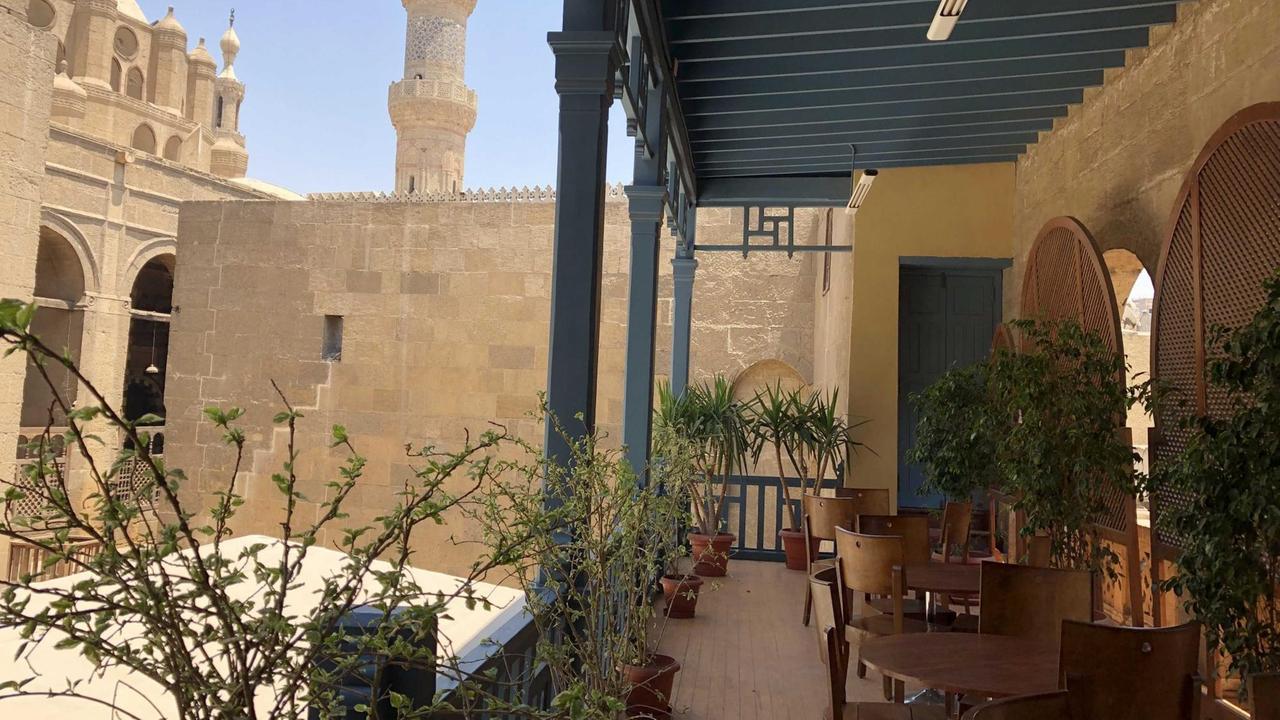 Das neue Nagib-Mahfus-Museum in Kairo: Das Café erinnert daran, dass Mahfus täglich Kairoer Cafés besuchte und sich dort gern Notizen machte Das neue Nagib-Mahfus-Museum in Kairo: Das Café erinnert daran, dass Mahfus täglich Kairoer Cafés besuchte und sich dort gern Notizen machte